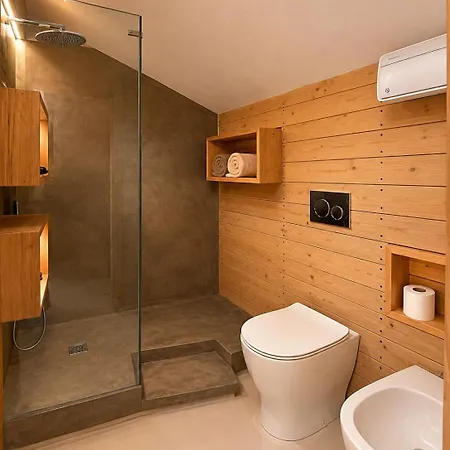 Wid House Tiny 2b *